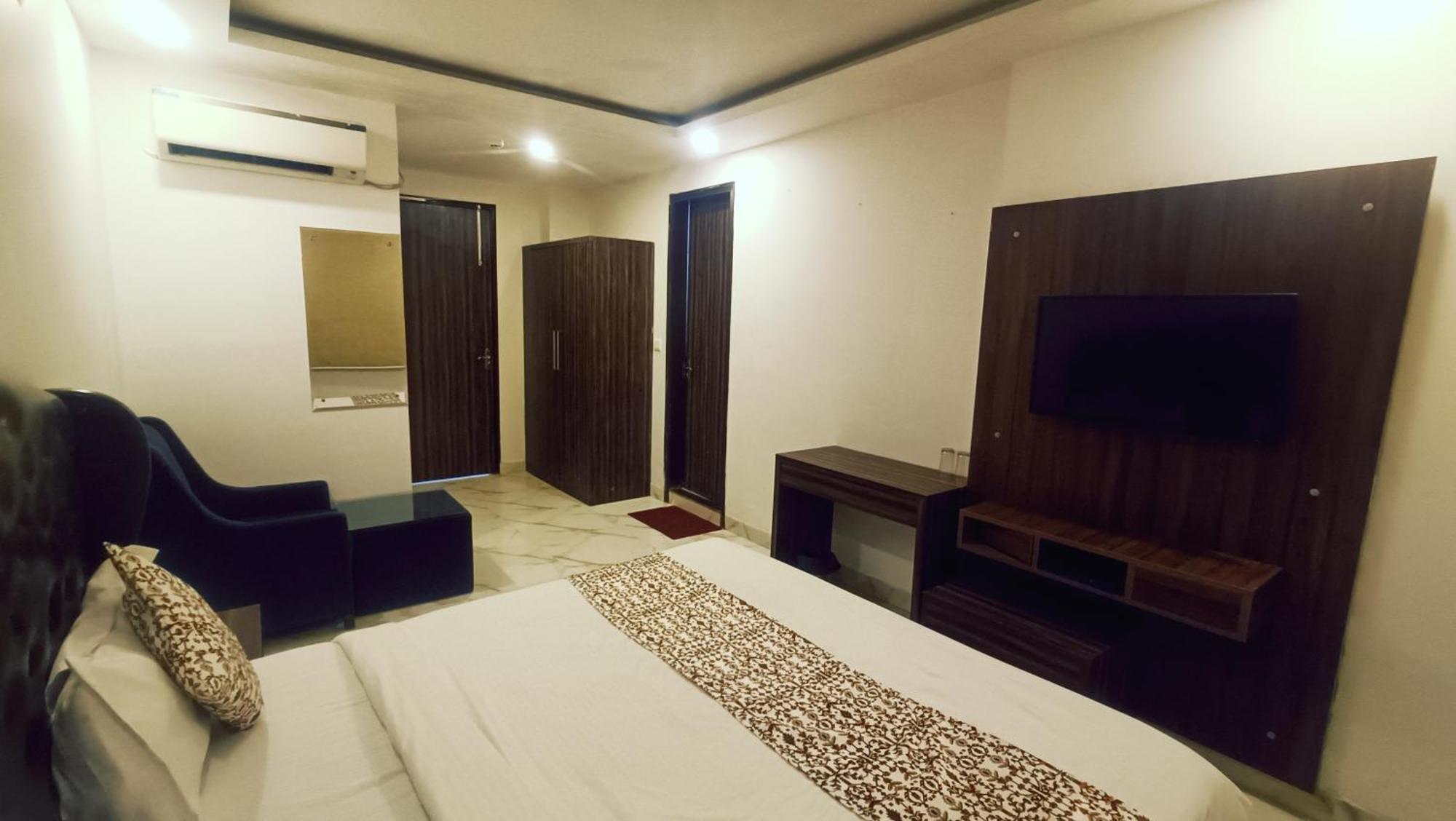 Hotel Mayda Prime Near Delhi Airport Нью-Делі Екстер'єр фото